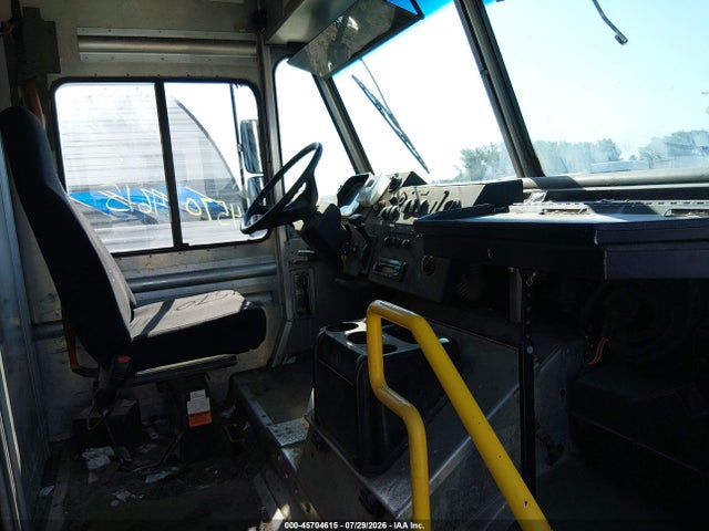 Продаж на аукціоні авто 2013 Freightliner Chassis M Line Walk-in Van, vin: 4UZAC3DVXDCFF6821, номер лоту: 45704615