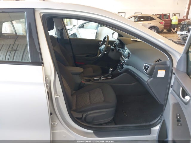 45704667 :رقم المزاد ، KMHC65LC0JU075527 vin ، 2018 Hyundai Ioniq Hybrid Blue مزاد بيع