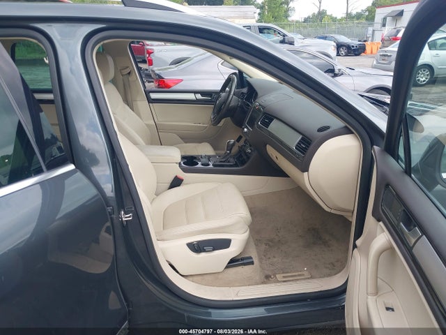 Продаж на аукціоні авто 2014 Volkswagen Touareg 3.6l Sport, vin: WVGEF9BP0ED001762, номер лоту: 45704797