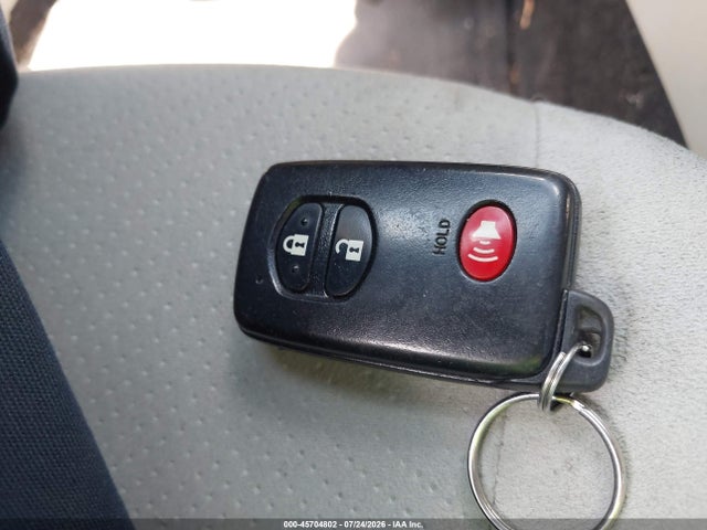 JTDKN3DU1E1860595 Toyota Prius Three