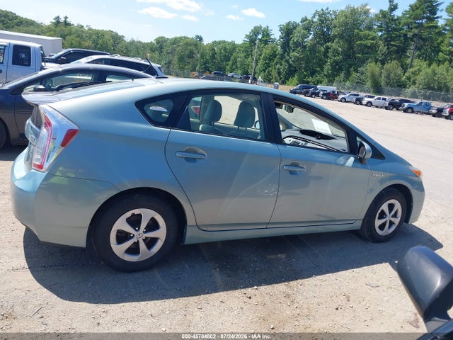 Toyota Prius Three 2014 JTDKN3DU1E1860595 Image 13
