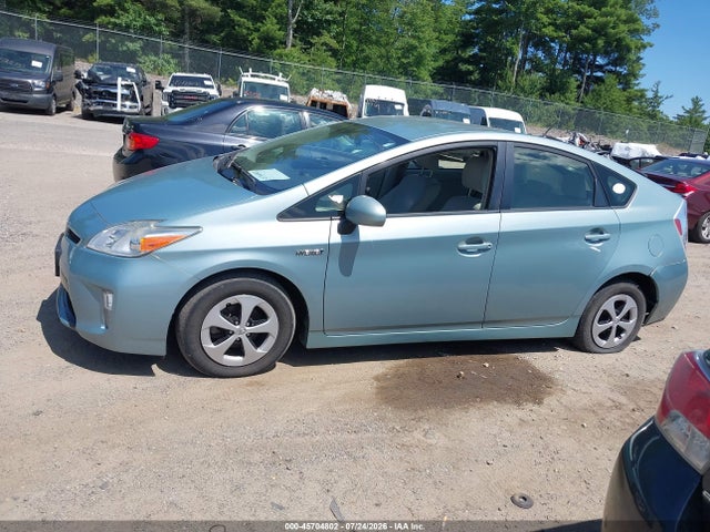 JTDKN3DU1E1860595 Toyota Prius Three