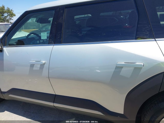KIA Ev9 Light Long Range 2026 5XYAB5S11TG023657 Image 15