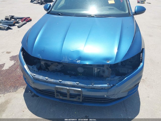 2019 Volkswagen Jetta 1.4t R-line/1.4t S/1.4t Se მანქანა იყიდება აუქციონზე, vin: 3VWCB7BU3KM243606, აუქციონის ნომერი: 45705023