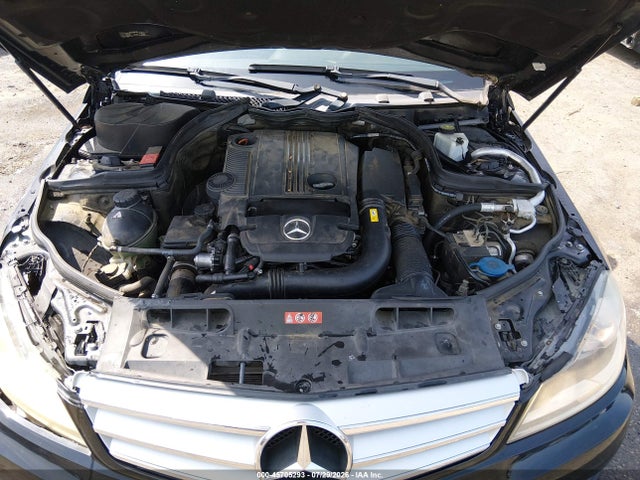 2013 Mercedes-benz C 250 Sport მანქანა იყიდება აუქციონზე, vin: WDDGF4HB6DR245659, აუქციონის ნომერი: 45705293