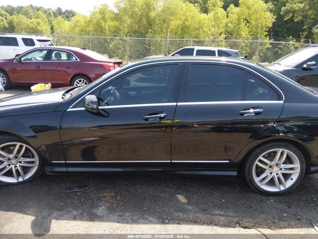 2013 Mercedes-benz C 250 Sport მანქანა იყიდება აუქციონზე, vin: WDDGF4HB6DR245659, აუქციონის ნომერი: 45705293