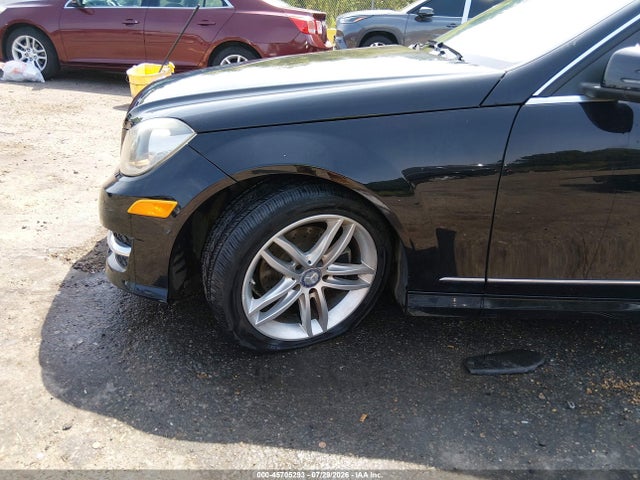 2013 Mercedes-benz C 250 Sport მანქანა იყიდება აუქციონზე, vin: WDDGF4HB6DR245659, აუქციონის ნომერი: 45705293