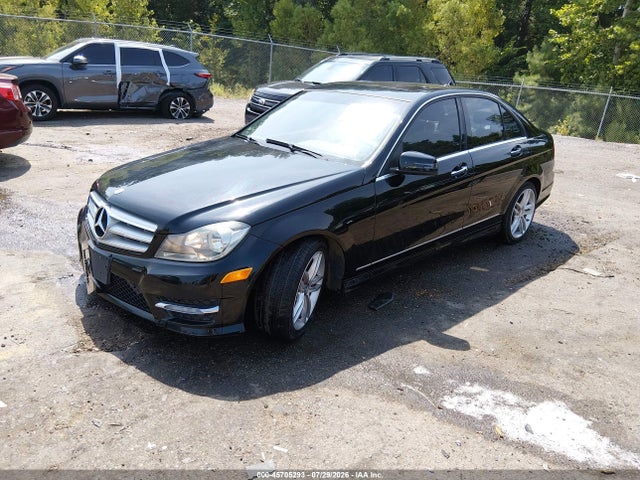 2013 Mercedes-benz C 250 Sport მანქანა იყიდება აუქციონზე, vin: WDDGF4HB6DR245659, აუქციონის ნომერი: 45705293