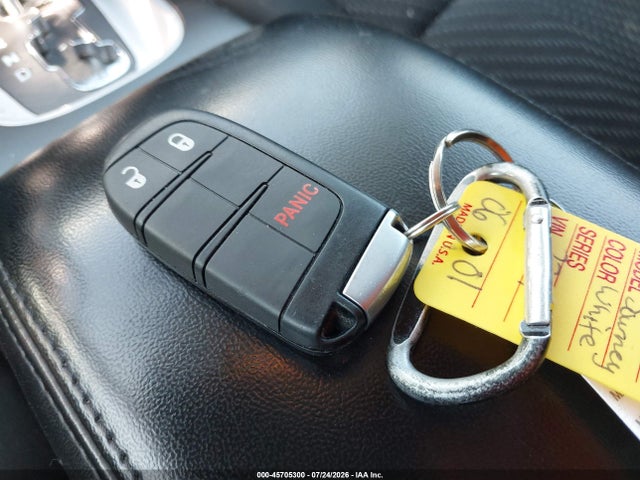3C4PDCBB3KT852769 Dodge JOURNEY SE