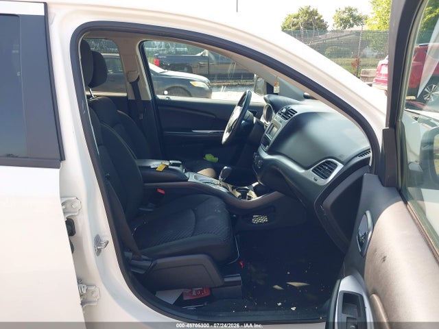 3C4PDCBB3KT852769 Dodge JOURNEY SE