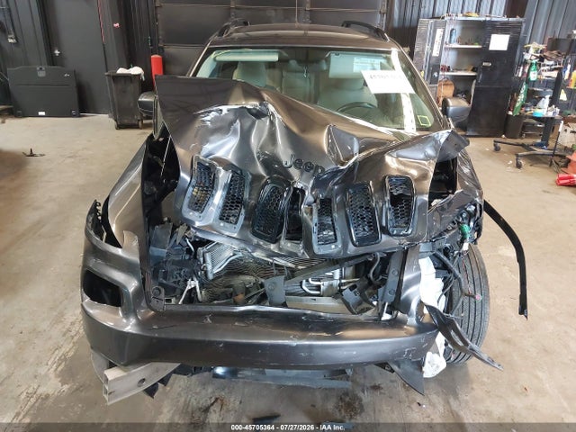 2018 Jeep Cherokee Latitude Tech Connect 4x4 მანქანა იყიდება აუქციონზე, vin: 1C4PJMCXXJD586809, აუქციონის ნომერი: 45705364