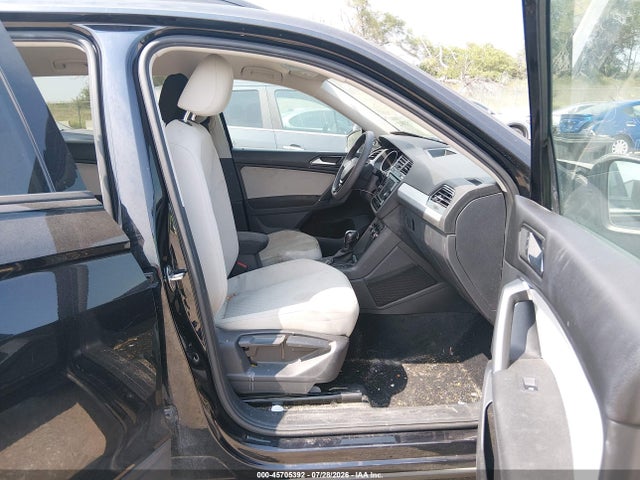 Продажа на аукционе авто 2018 Volkswagen Tiguan 2.0t S, vin: 3VV1B7AX6JM081346, номер лота: 45705392