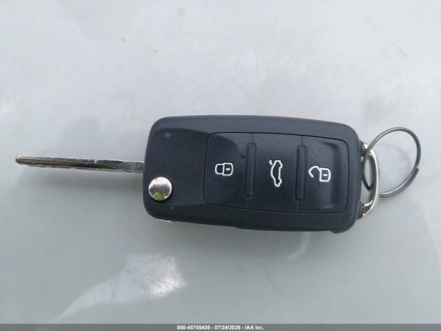 Продажа на аукционе авто 2015 Volkswagen Beetle 1.8t, vin: 3VW507AT4FM818342, номер лота: 45705405