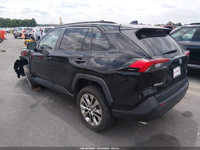 45705467 :رقم المزاد ، 2T3A1RFV0MW231166 vin ، 2021 Toyota Rav4 Xle Premium مزاد بيع