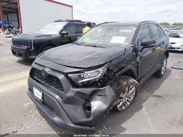 45705467 :رقم المزاد ، 2T3A1RFV0MW231166 vin ، 2021 Toyota Rav4 Xle Premium مزاد بيع