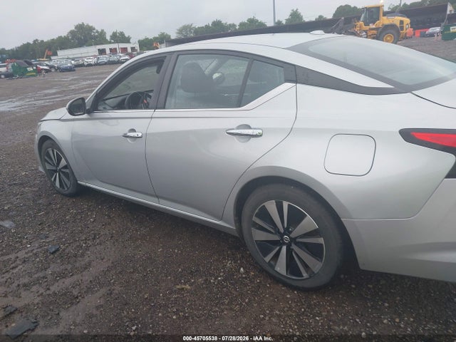 45705538 :رقم المزاد ، 1N4BL4DV8MN389885 vin ، 2021 Nissan Altima Sv Fwd مزاد بيع