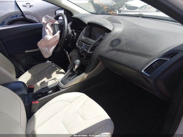Продаж на аукціоні авто 2015 Ford Focus Titanium, vin: 1FADP3N23FL324632, номер лоту: 45705645