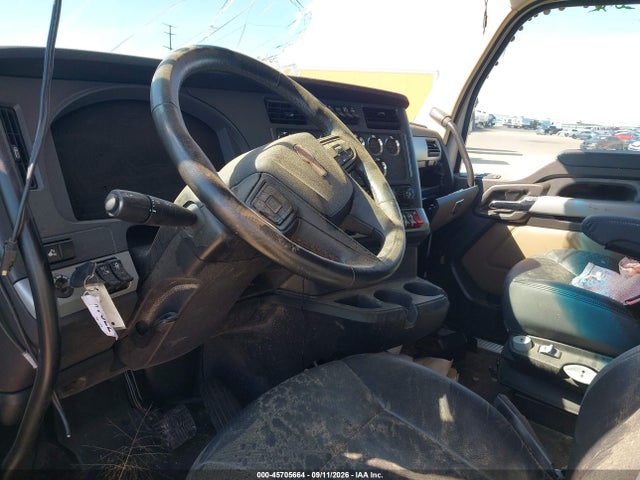 Kenworth T680 2024 1XKYD49X9RJ326597 Image 5