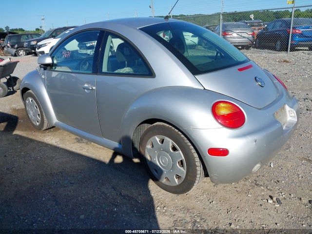 45705671 :رقم المزاد ، 3VWBC21C7YM453722 vin ، 2000 Volkswagen New Beetle Gl مزاد بيع