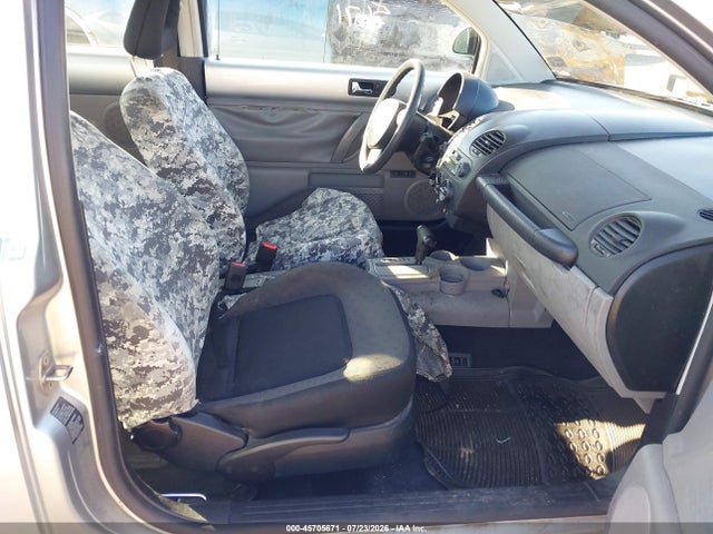 45705671 :رقم المزاد ، 3VWBC21C7YM453722 vin ، 2000 Volkswagen New Beetle Gl مزاد بيع