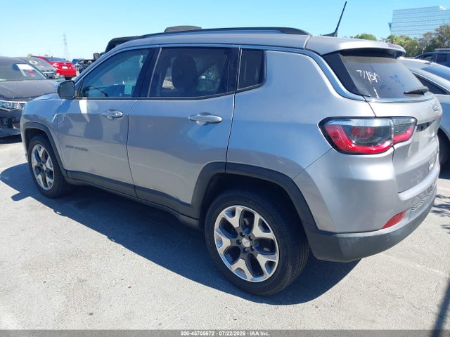 3C4NJCCB3JT406053 Jeep Compass Limited Fwd