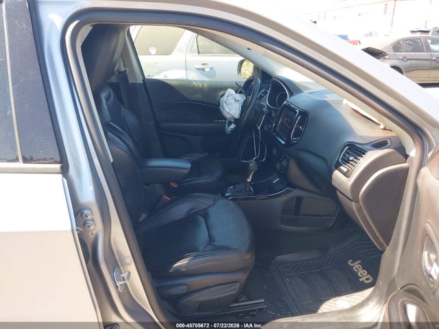 3C4NJCCB3JT406053 Jeep Compass Limited Fwd