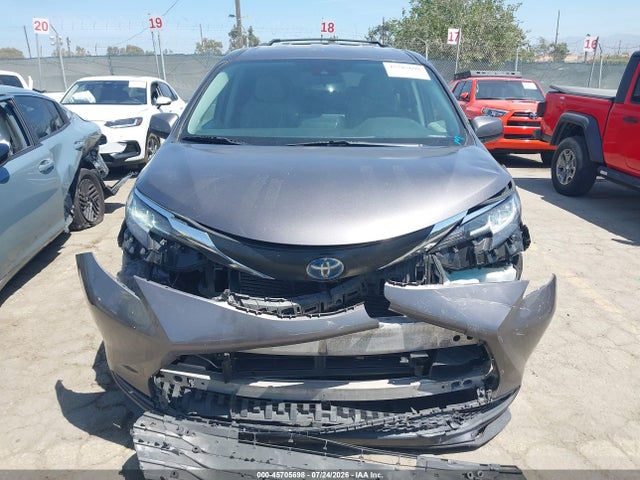 Auction sale of the 2021 Toyota Sienna Le, vin: 5TDKRKEC1MS011508, lot number: 45705698