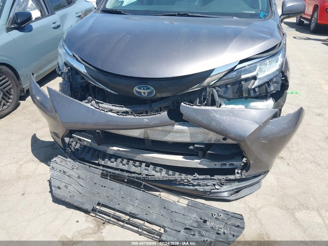 Auction sale of the 2021 Toyota Sienna Le, vin: 5TDKRKEC1MS011508, lot number: 45705698