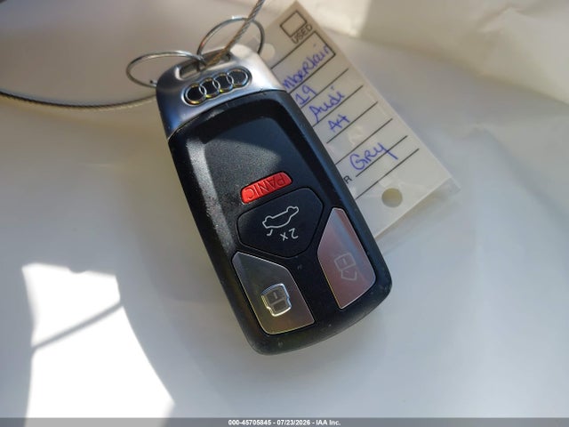 Продаж на аукціоні авто 2019 Audi A4 45 Premium, vin: WAUDNAF4XKN013067, номер лоту: 45705845