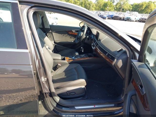 Продаж на аукціоні авто 2019 Audi A4 45 Premium, vin: WAUDNAF4XKN013067, номер лоту: 45705845
