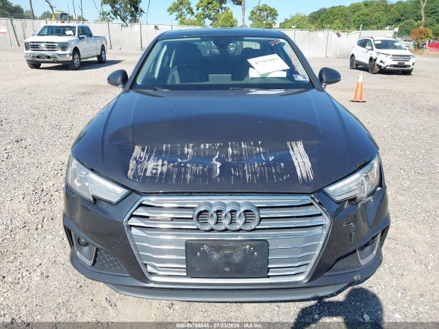 Продаж на аукціоні авто 2019 Audi A4 45 Premium, vin: WAUDNAF4XKN013067, номер лоту: 45705845