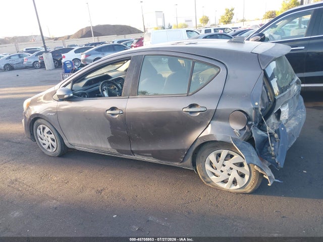 Toyota Prius C Two 2015 JTDKDTB39F1096347 Image 15