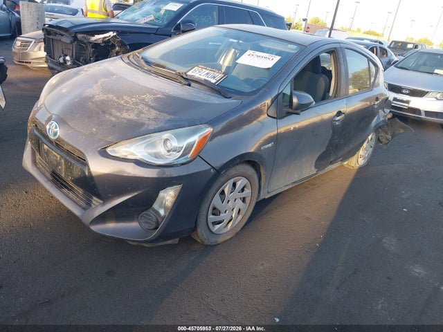 Toyota Prius C Two 2015 JTDKDTB39F1096347 Image 2