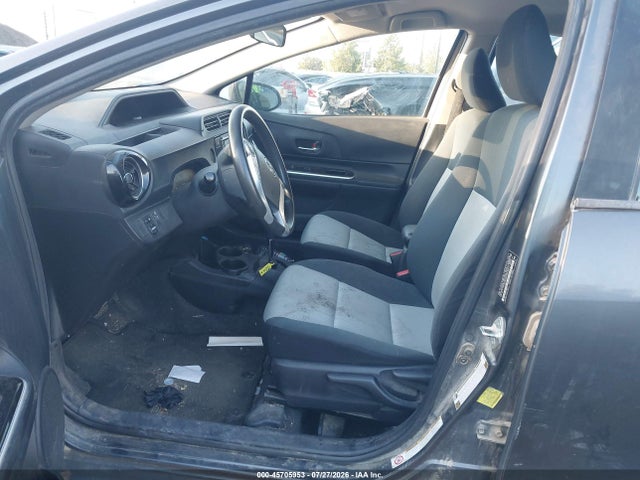 Toyota Prius C Two 2015 JTDKDTB39F1096347 Image 5