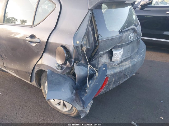 Toyota Prius C Two 2015 JTDKDTB39F1096347 Image 6