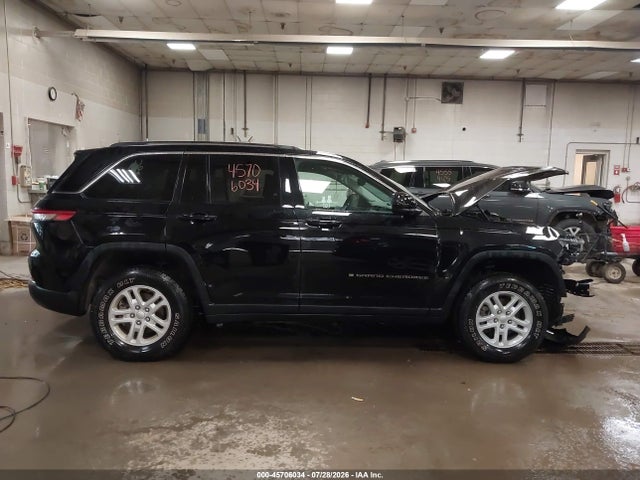 2024 Jeep Grand Cherokee Laredo 4x4 მანქანა იყიდება აუქციონზე, vin: 1C4RJHAG5R8923720, აუქციონის ნომერი: 45706034