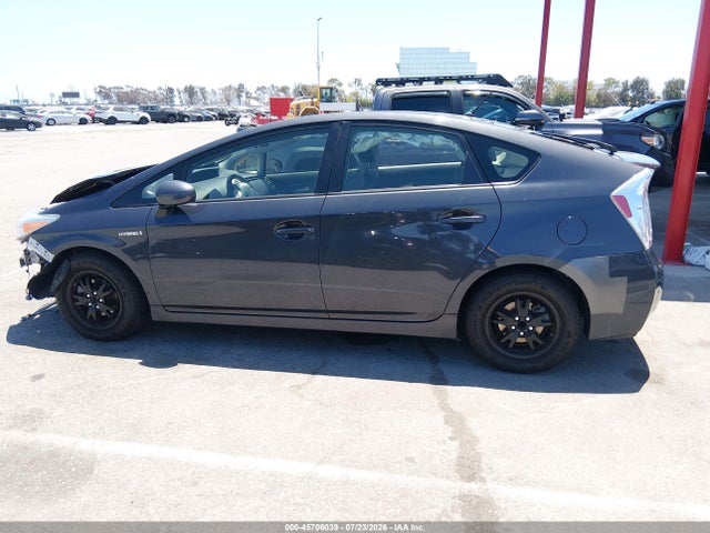 Toyota Prius Two 2015 JTDKN3DUXF0398707 Image 15