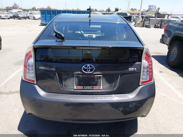 Toyota Prius Two 2015 JTDKN3DUXF0398707 Image 17