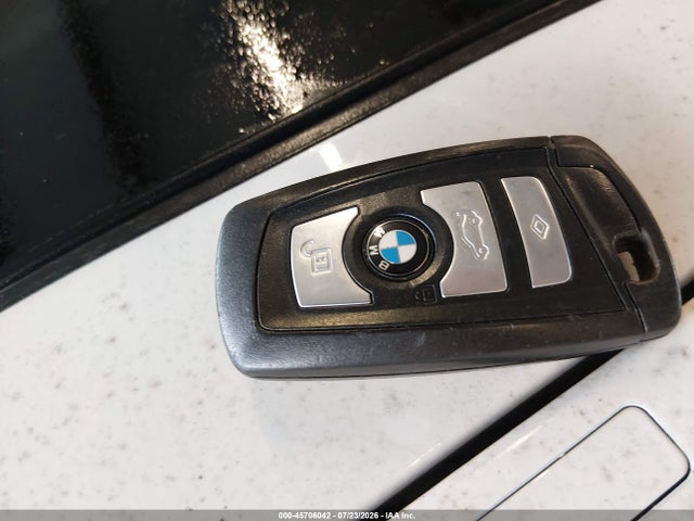 2011 Bmw 550i მანქანა იყიდება აუქციონზე, vin: WBAFR9C54BC617847, აუქციონის ნომერი: 45706042