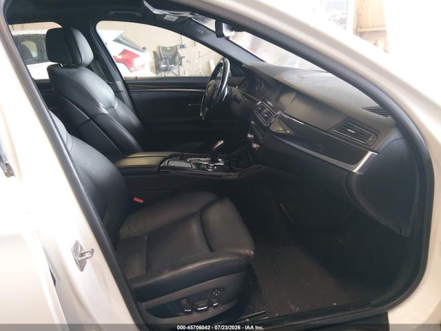 2011 Bmw 550i მანქანა იყიდება აუქციონზე, vin: WBAFR9C54BC617847, აუქციონის ნომერი: 45706042
