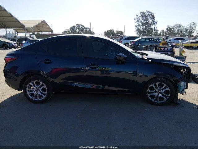 Scion IA 2016 3MYDLBZV7GY143452 Image 13