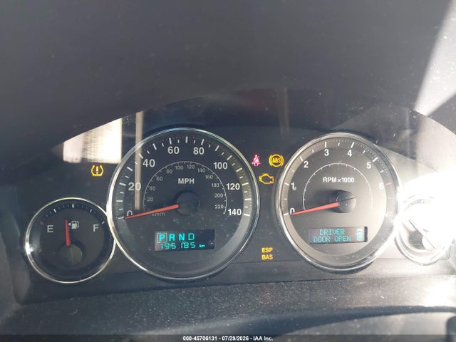 45706131 :رقم المزاد ، 1J8HG48K97C501515 vin ، 2007 Jeep Commander مزاد بيع