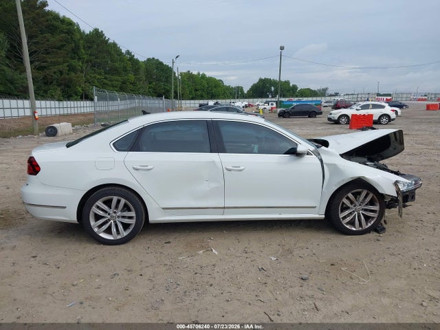 2017 Volkswagen Passat 1.8t Se მანქანა იყიდება აუქციონზე, vin: 1VWGT7A38HC021600, აუქციონის ნომერი: 45706240