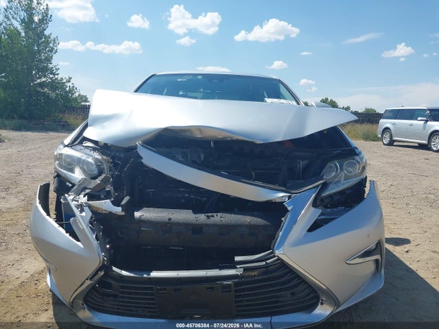 Lexus ES 300H 2016 JTHBW1GGXG2100863 Image 13