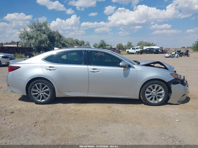 Lexus ES 300H 2016 JTHBW1GGXG2100863 Image 14