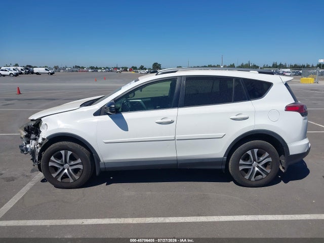 JTMZFREV7HJ712736 Toyota RAV4 LE