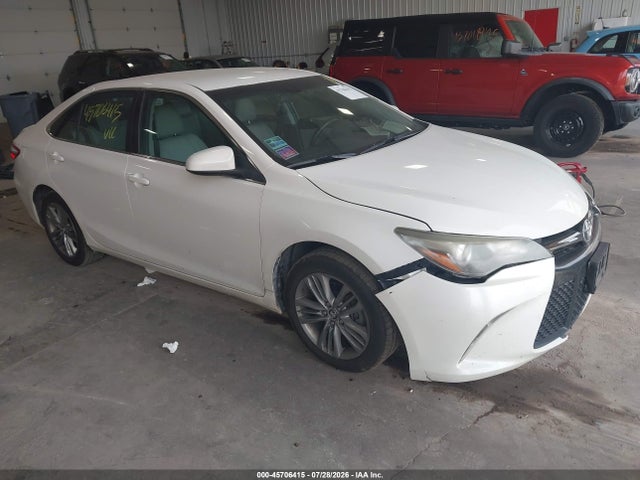 2015 Toyota Camry Se მანქანა იყიდება აუქციონზე, vin: 4T1BF1FK7FU083381, აუქციონის ნომერი: 45706415