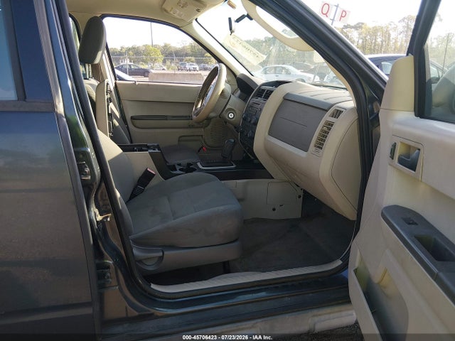 45706423 :رقم المزاد ، 1FMCU02719KA86962 vin ، 2009 Ford Escape Xls/xls Manual مزاد بيع
