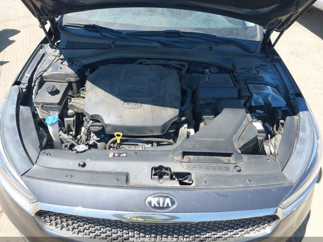2017 Kia Cadenza Premium მანქანა იყიდება აუქციონზე, vin: KNALB4J19H5042748, აუქციონის ნომერი: 45706512