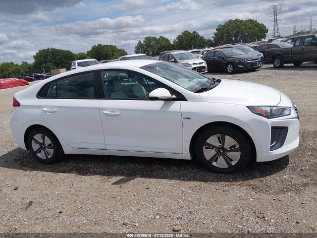 2020 Hyundai Ioniq Hybrid Blue მანქანა იყიდება აუქციონზე, vin: KMHC65LC0LU220942, აუქციონის ნომერი: 45706519